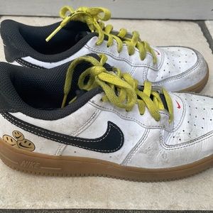 Air Force ones size 2.5 boys